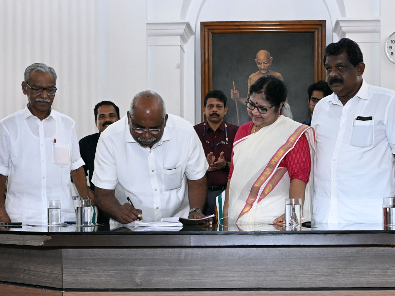 രാജ്യത്തെ ആദ്യ സംസ്ഥാന വയോജന കമ്മീഷൻ സ്ഥാനമേറ്റു